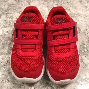Toddler boy’s Under Armour tennis shoes